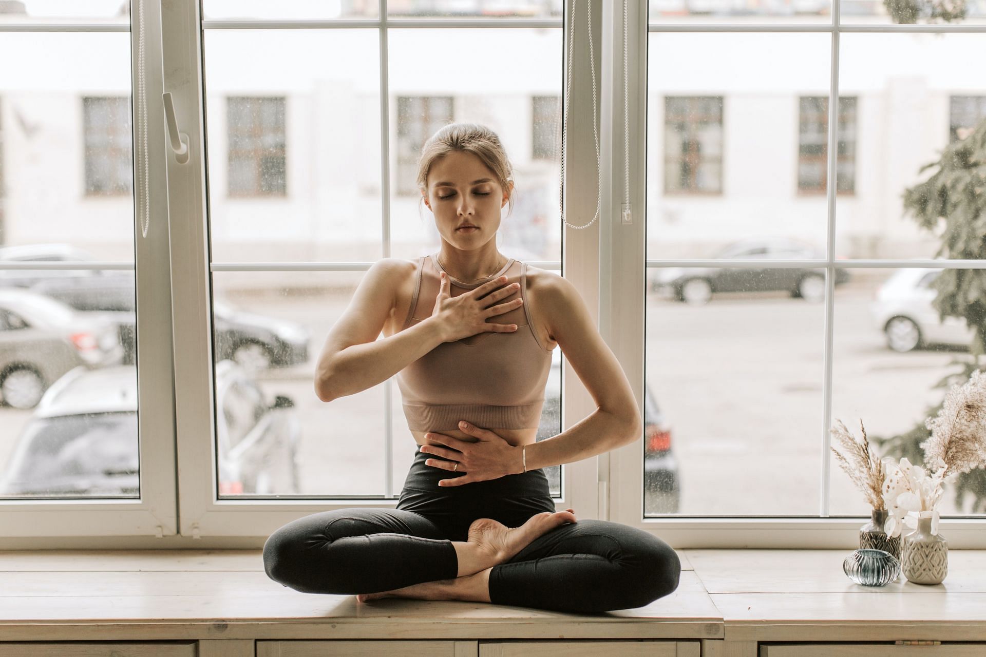Helps reduce stress and amxiety (Image via Pexels/Vlada Karpovich)